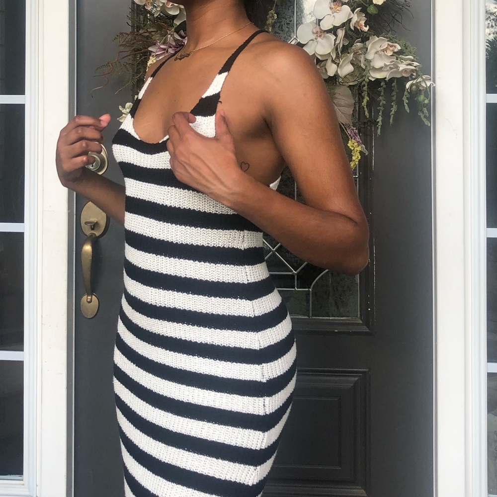 Black and white crotchet dress - Picture 3 of 4